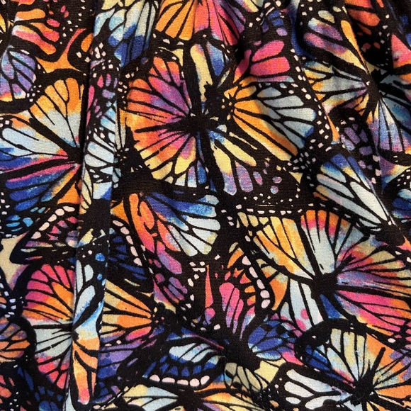 Two cute comfortable Toddler dresses - Picture 2 of 8